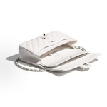 CHANEL Classic Flap CF 21S chain bag, crossbody bag, white
